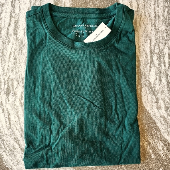Banana Republic Men's Premium Wash T-Shirt 🆕 Size  Medium - Picture 2 of 2